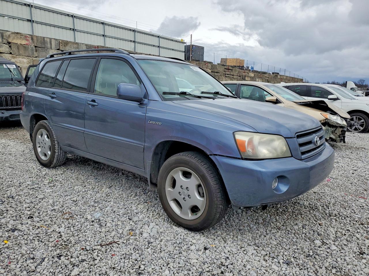 2004 TOYOTA HIGHLANDER LIMITED photo 4