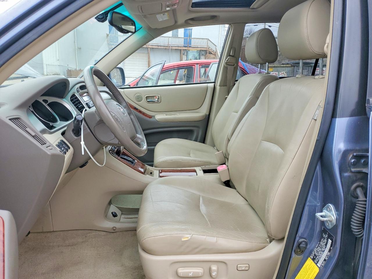 2004 TOYOTA HIGHLANDER LIMITED photo 7