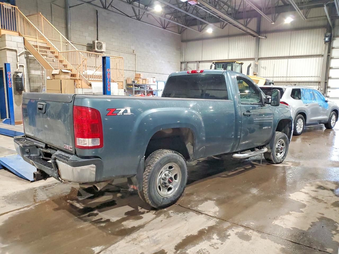 2010 GMC SIERRA C2500 HEAVY DUTY photo 3