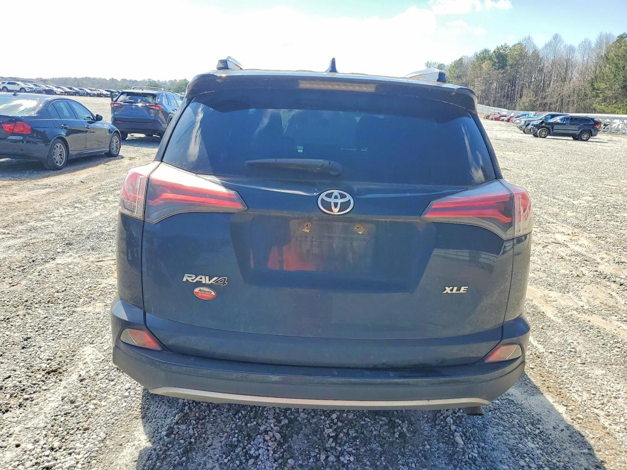 2018 TOYOTA RAV4 XLE photo 11