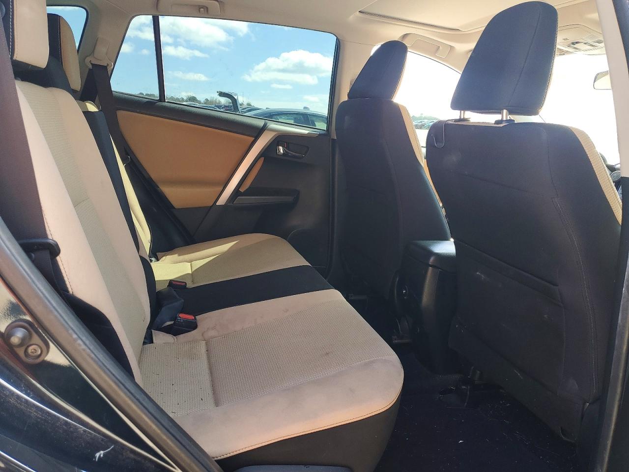 2018 TOYOTA RAV4 XLE photo 19