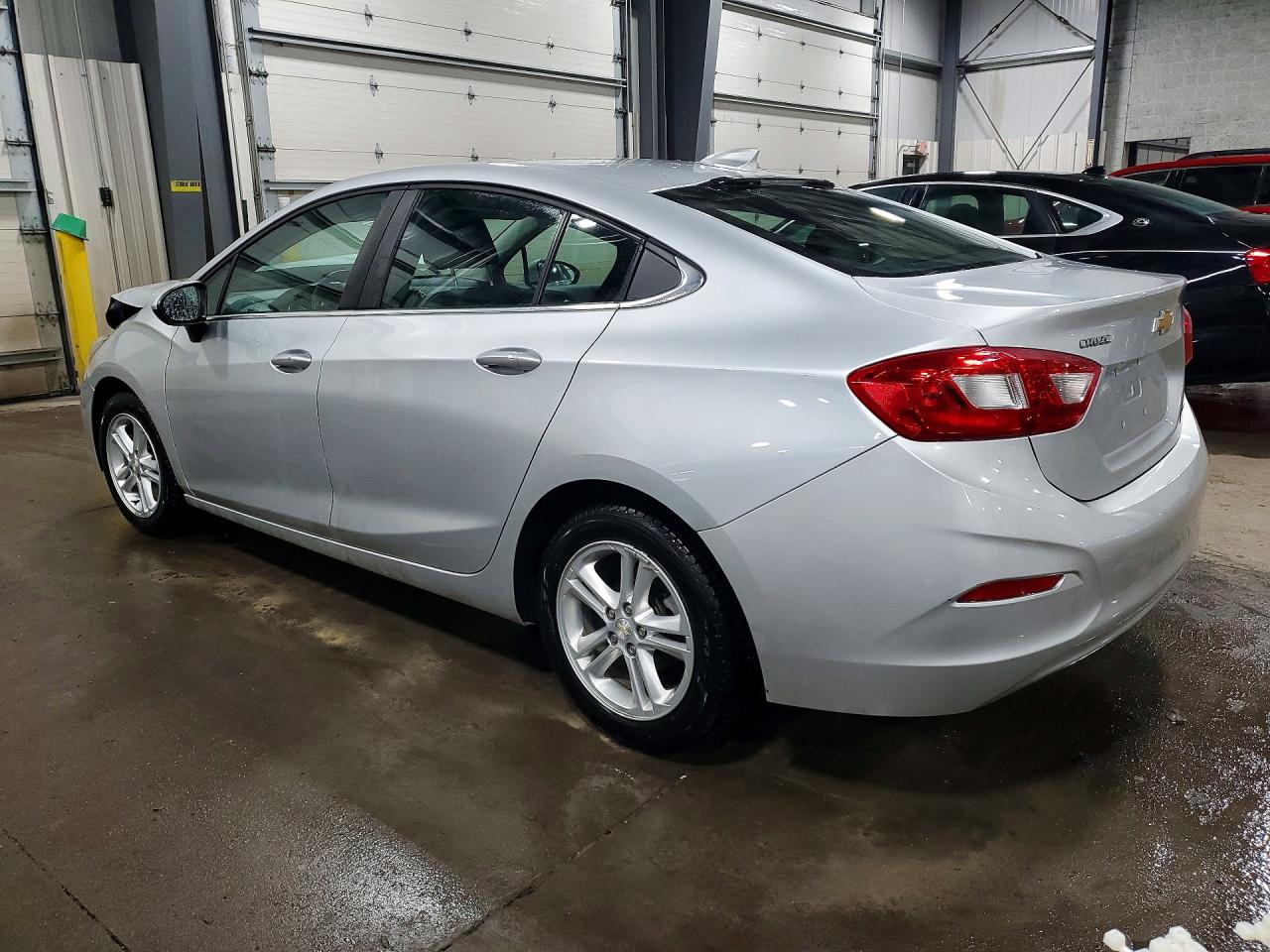 2017 CHEVROLET CRUZE LT photo 3