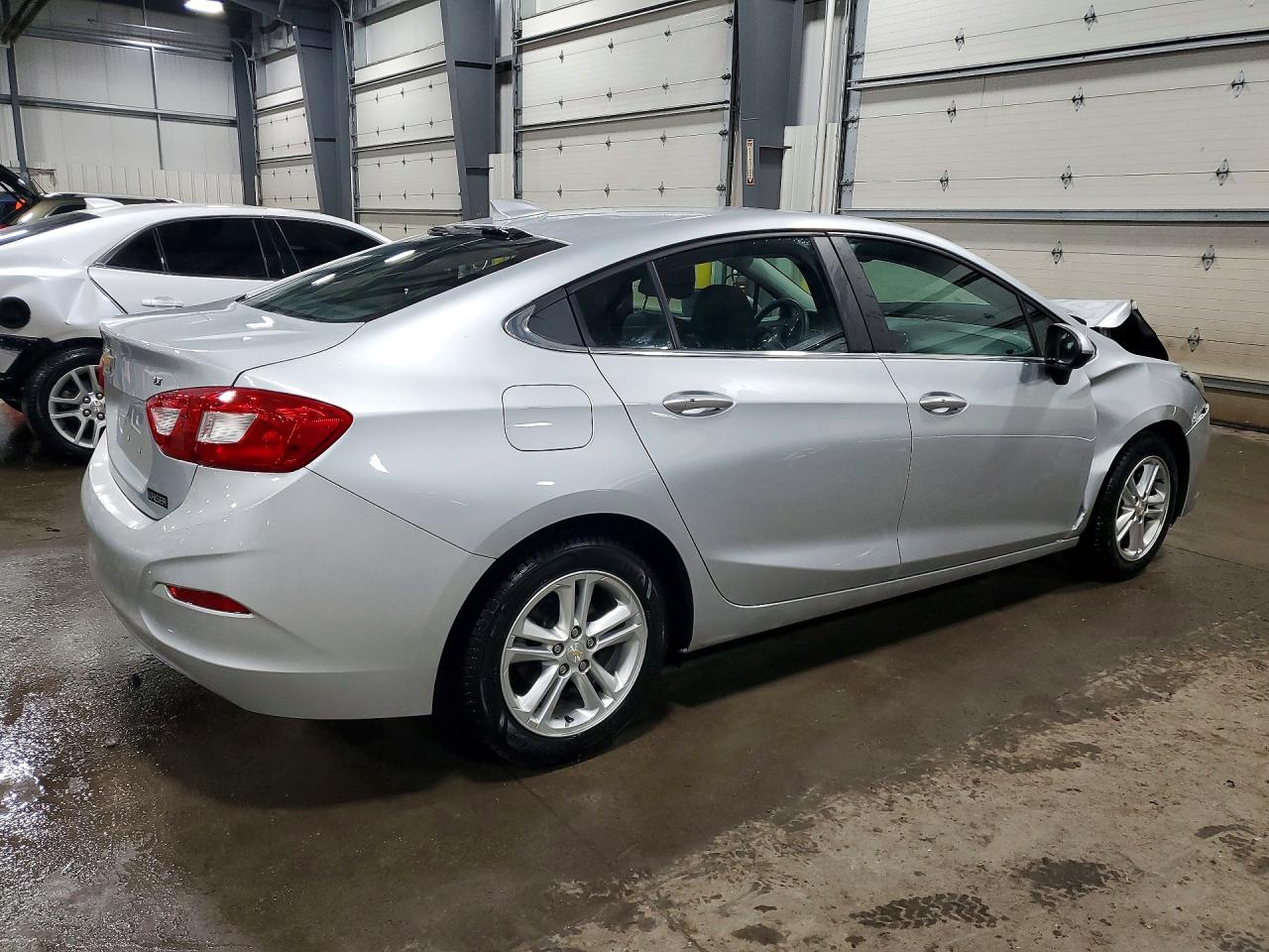 2017 CHEVROLET CRUZE LT photo 5