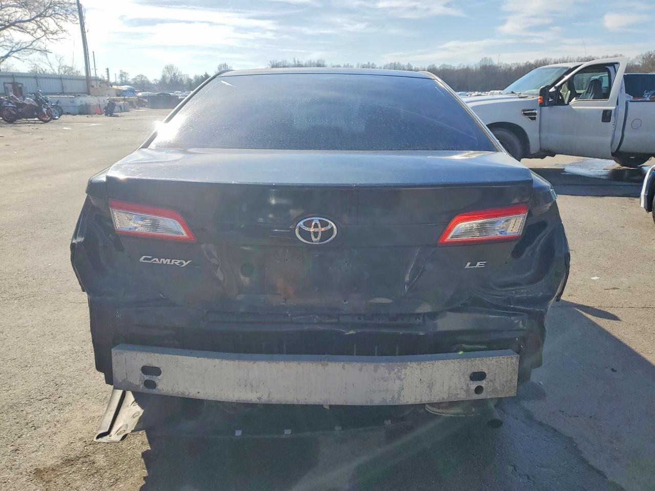 2012 TOYOTA CAMRY LE photo 11