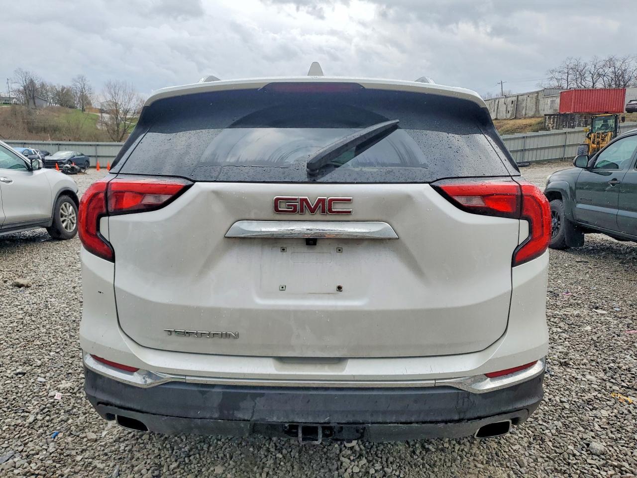 2020 GMC TERRAIN SLT photo 6