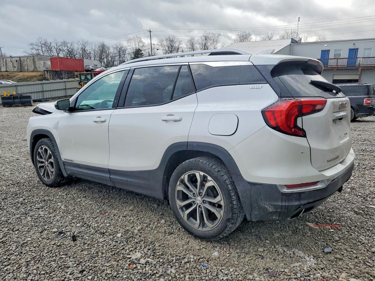 2020 GMC TERRAIN SLT photo 2
