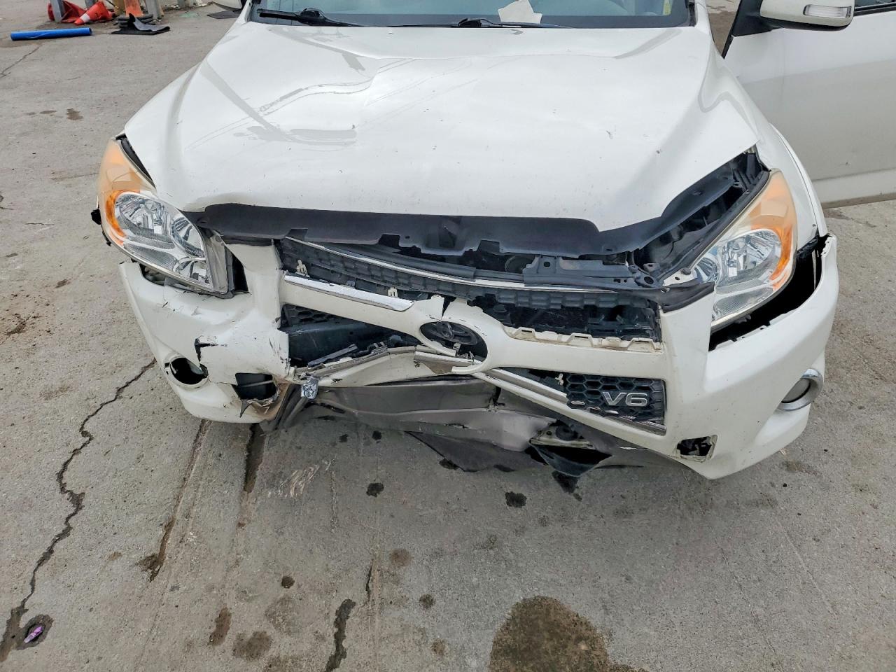 2010 TOYOTA RAV4 LIMITED photo 12