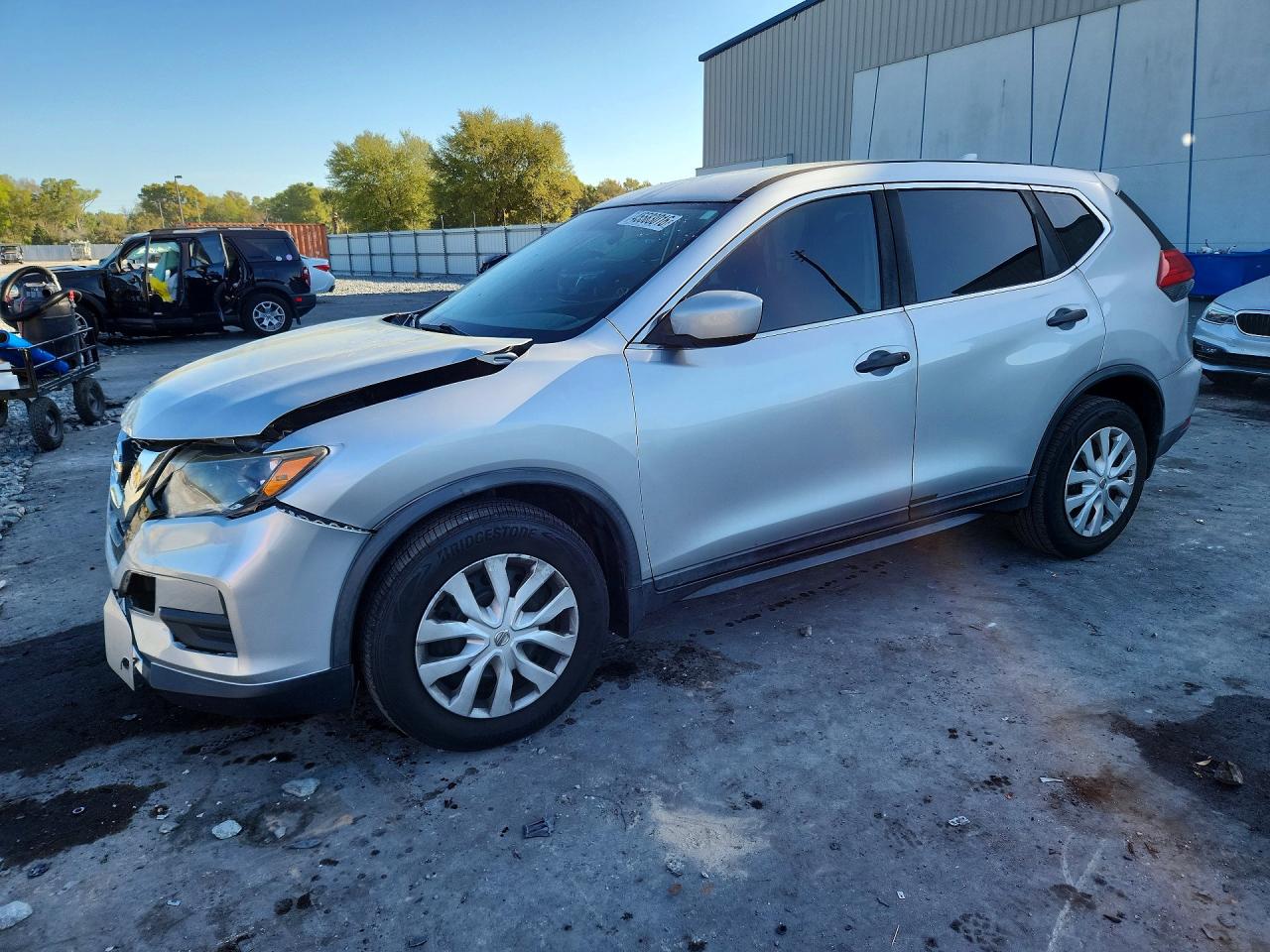 2017 NISSAN ROGUE