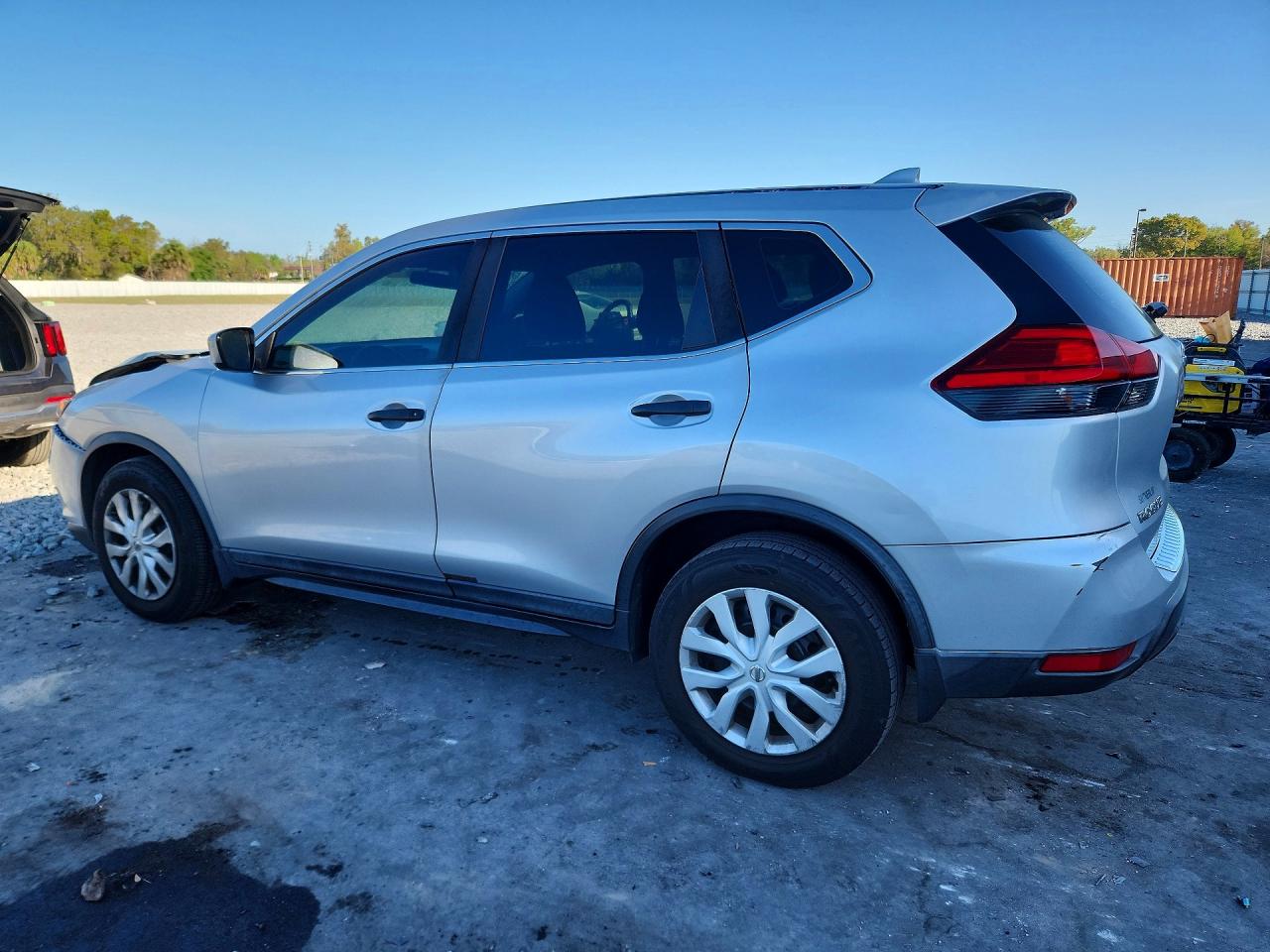 2017 NISSAN ROGUE S photo 2