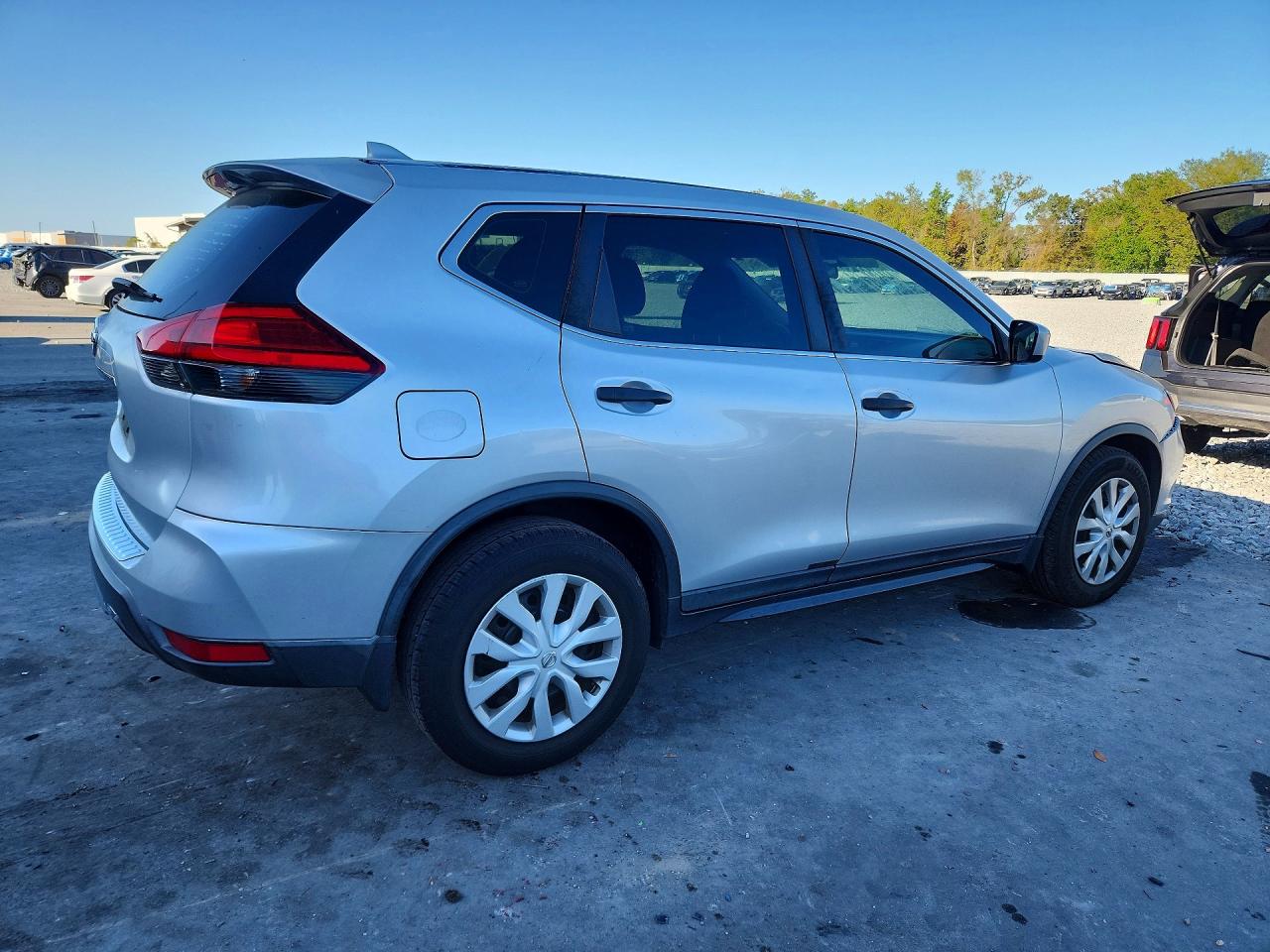 2017 NISSAN ROGUE S photo 3