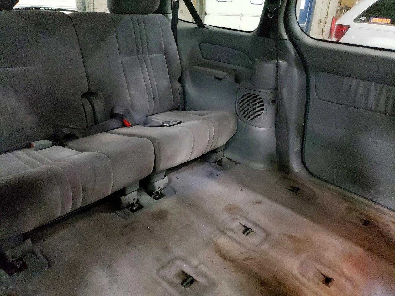 2002 TOYOTA SIENNA XLE photo 31