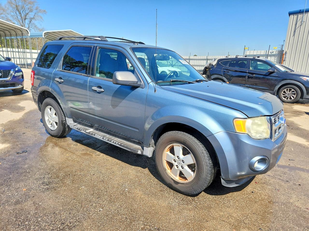 2011 FORD ESCAPE XLT photo 4