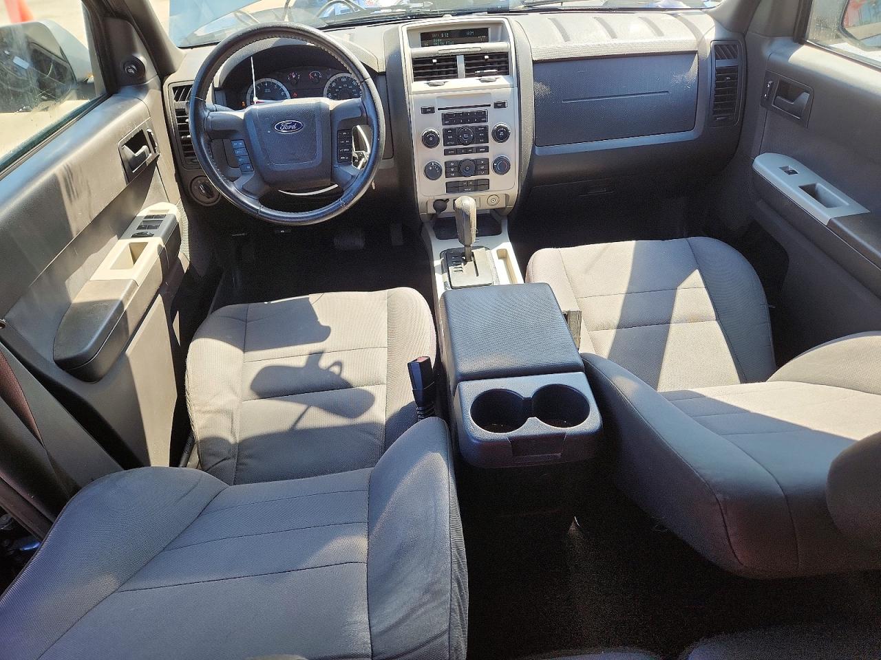 2011 FORD ESCAPE XLT photo 8