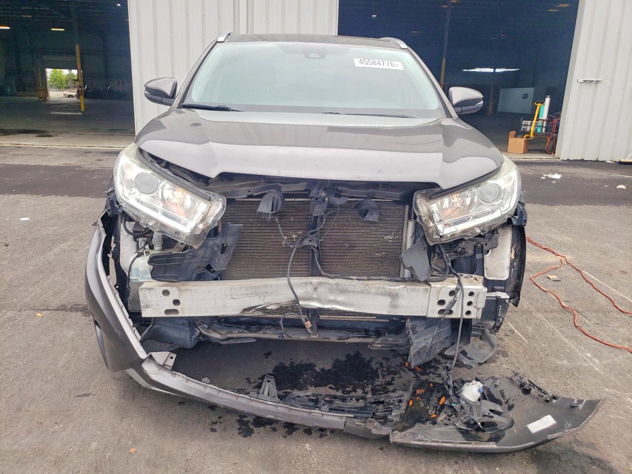 2018 TOYOTA HIGHLANDER XLE photo 9