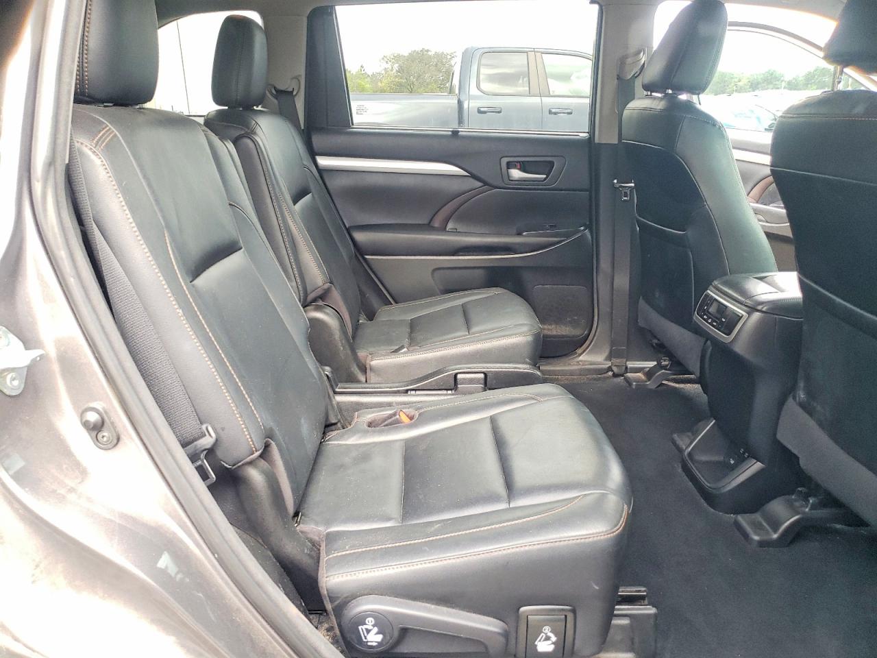 2018 TOYOTA HIGHLANDER XLE photo 21
