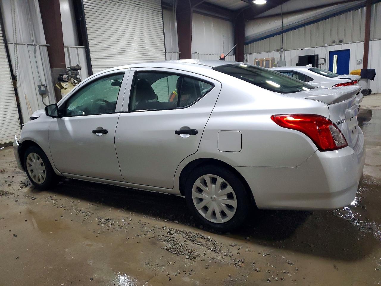 2019 NISSAN VERSA S PLUS photo 3