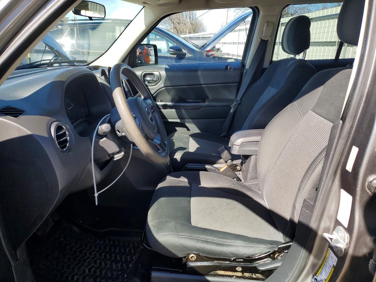 2014 JEEP PATRIOT SPORT photo 19