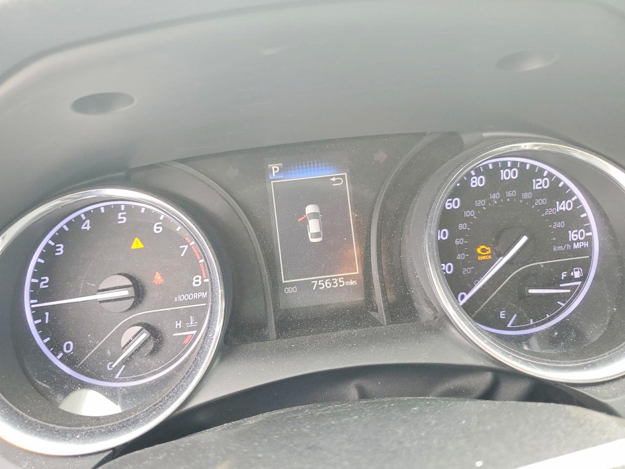 2019 TOYOTA CAMRY SE photo 9