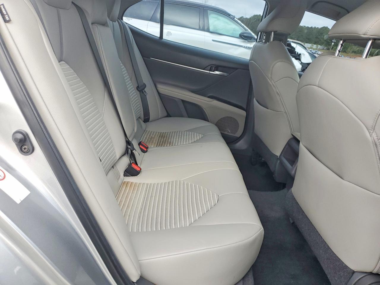 2019 TOYOTA CAMRY SE photo 10