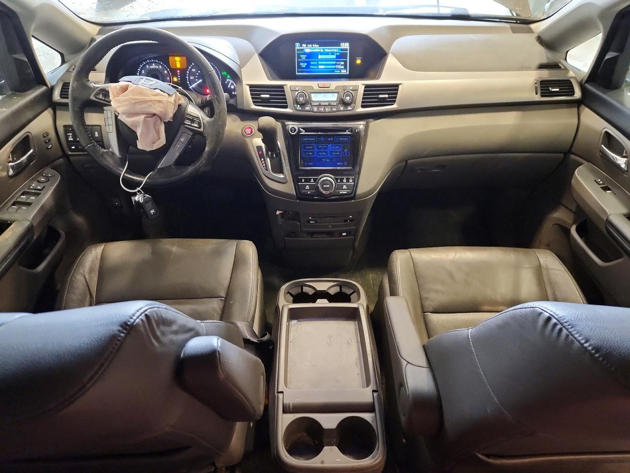 2016 HONDA ODYSSEY TOURING photo 8