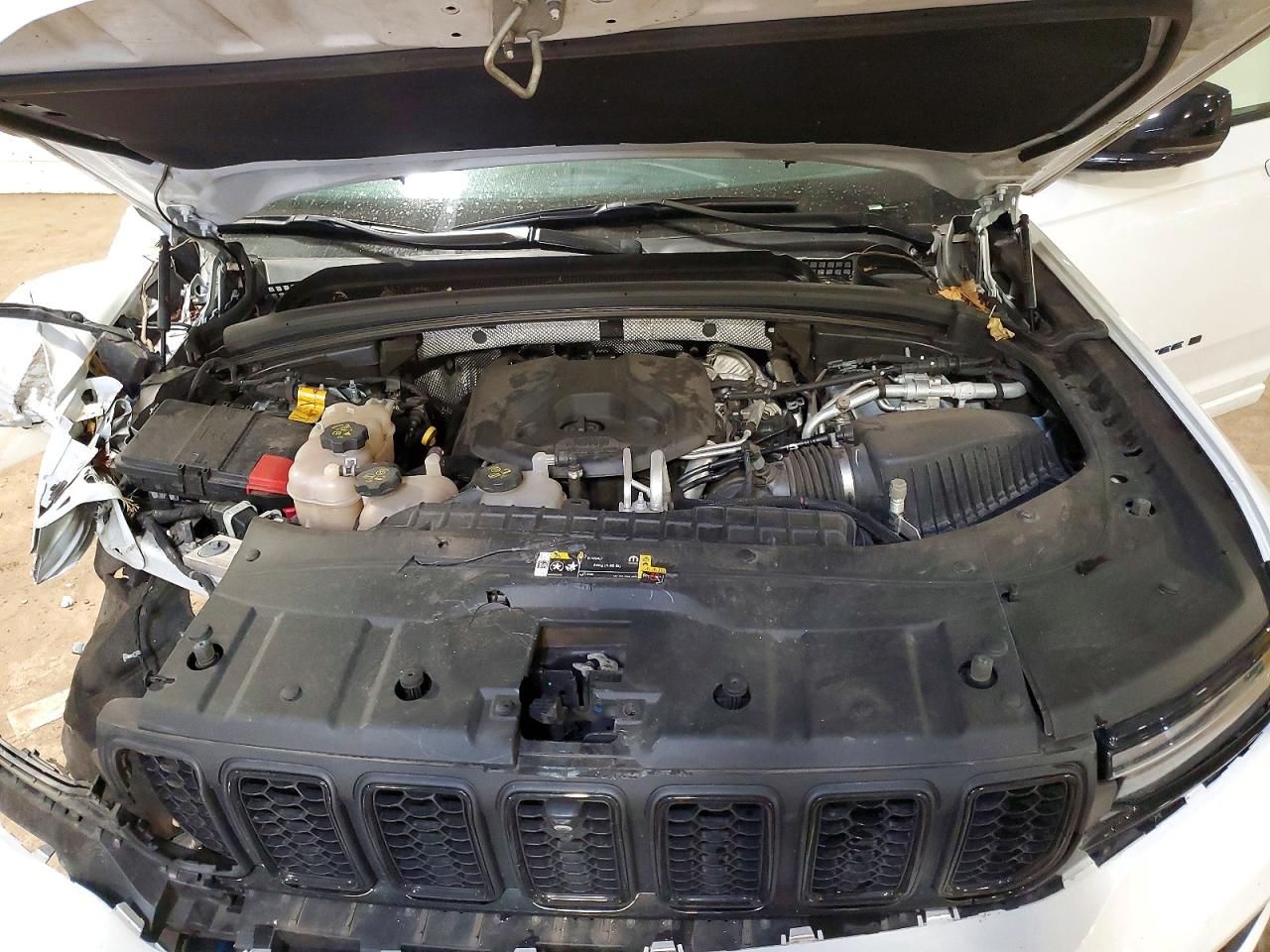 2024 JEEP GRAND CHEROKEE LIMITED 4XE photo 12