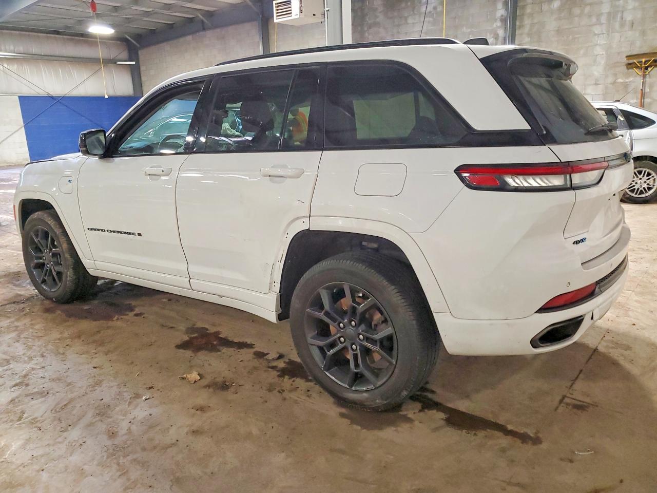 2024 JEEP GRAND CHEROKEE LIMITED 4XE photo 2