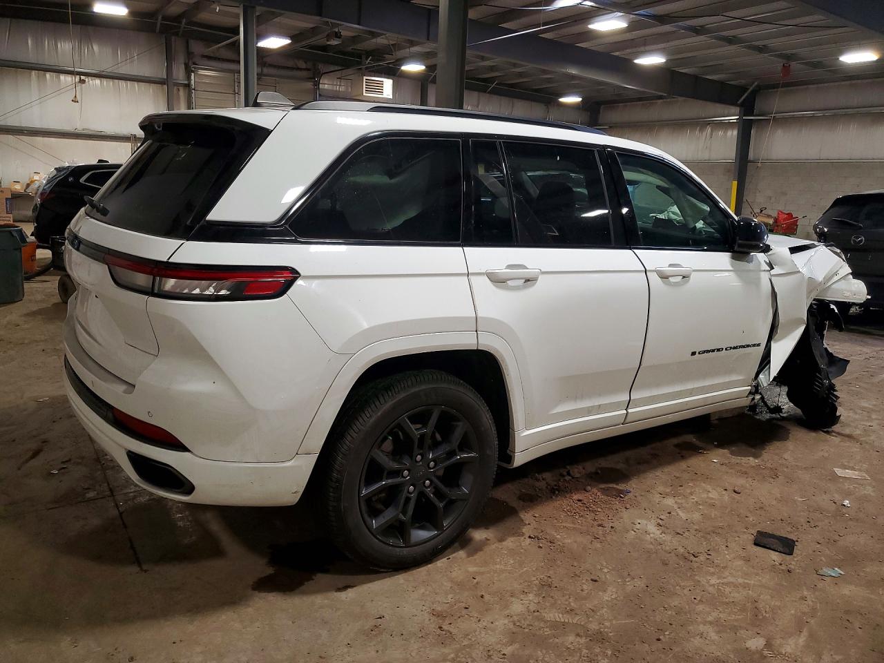 2024 JEEP GRAND CHEROKEE LIMITED 4XE photo 3