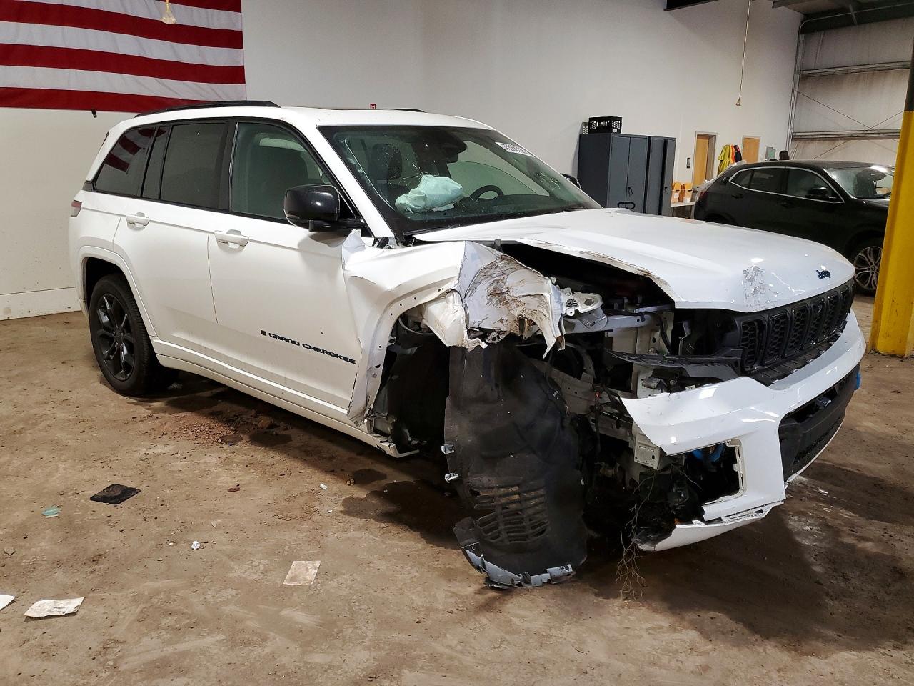 2024 JEEP GRAND CHEROKEE LIMITED 4XE photo 4