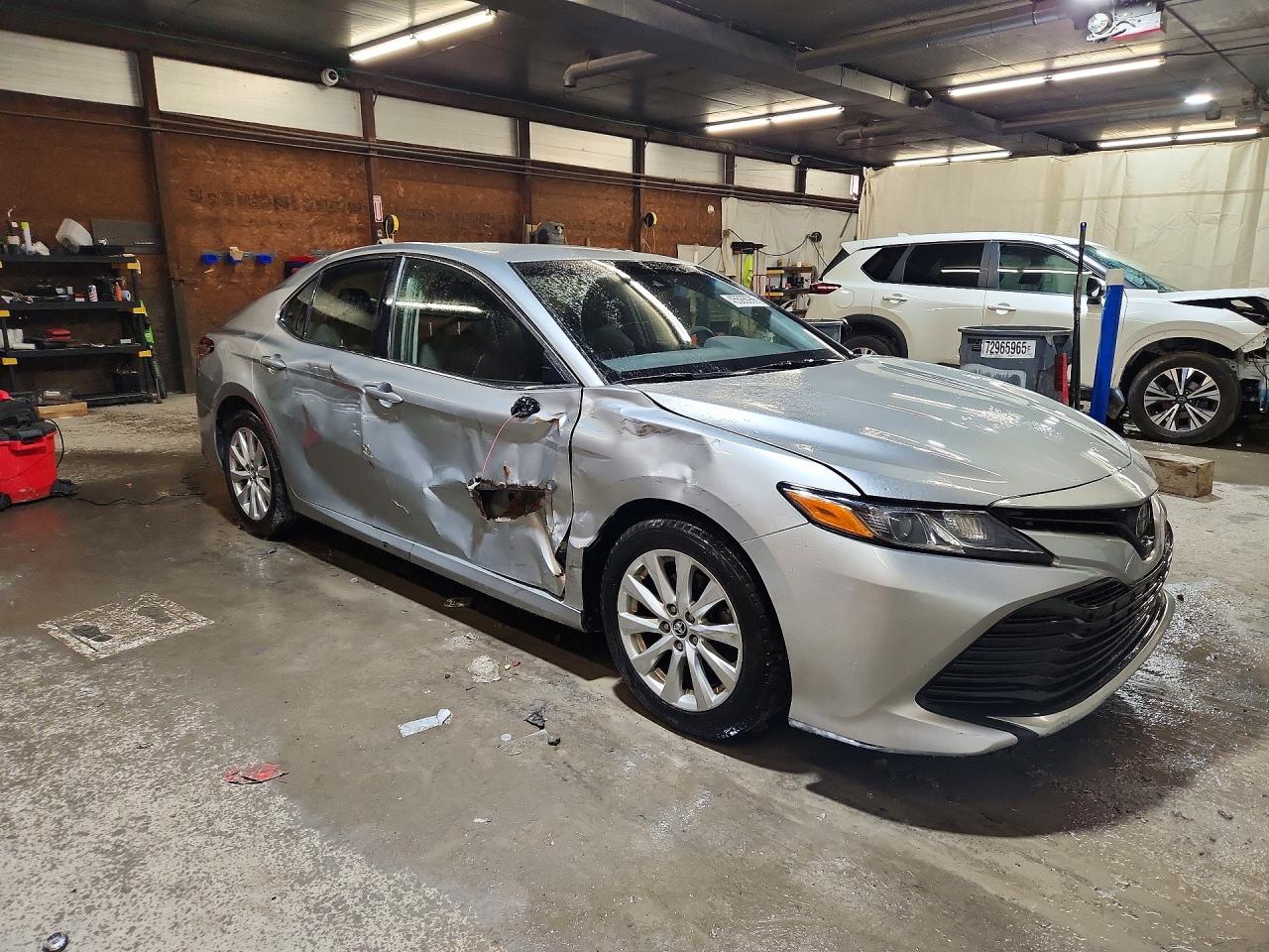 2018 TOYOTA CAMRY LE photo 7