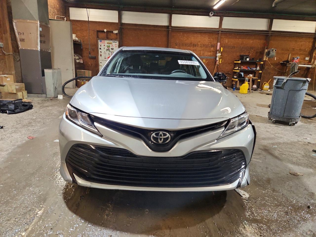 2018 TOYOTA CAMRY LE photo 9