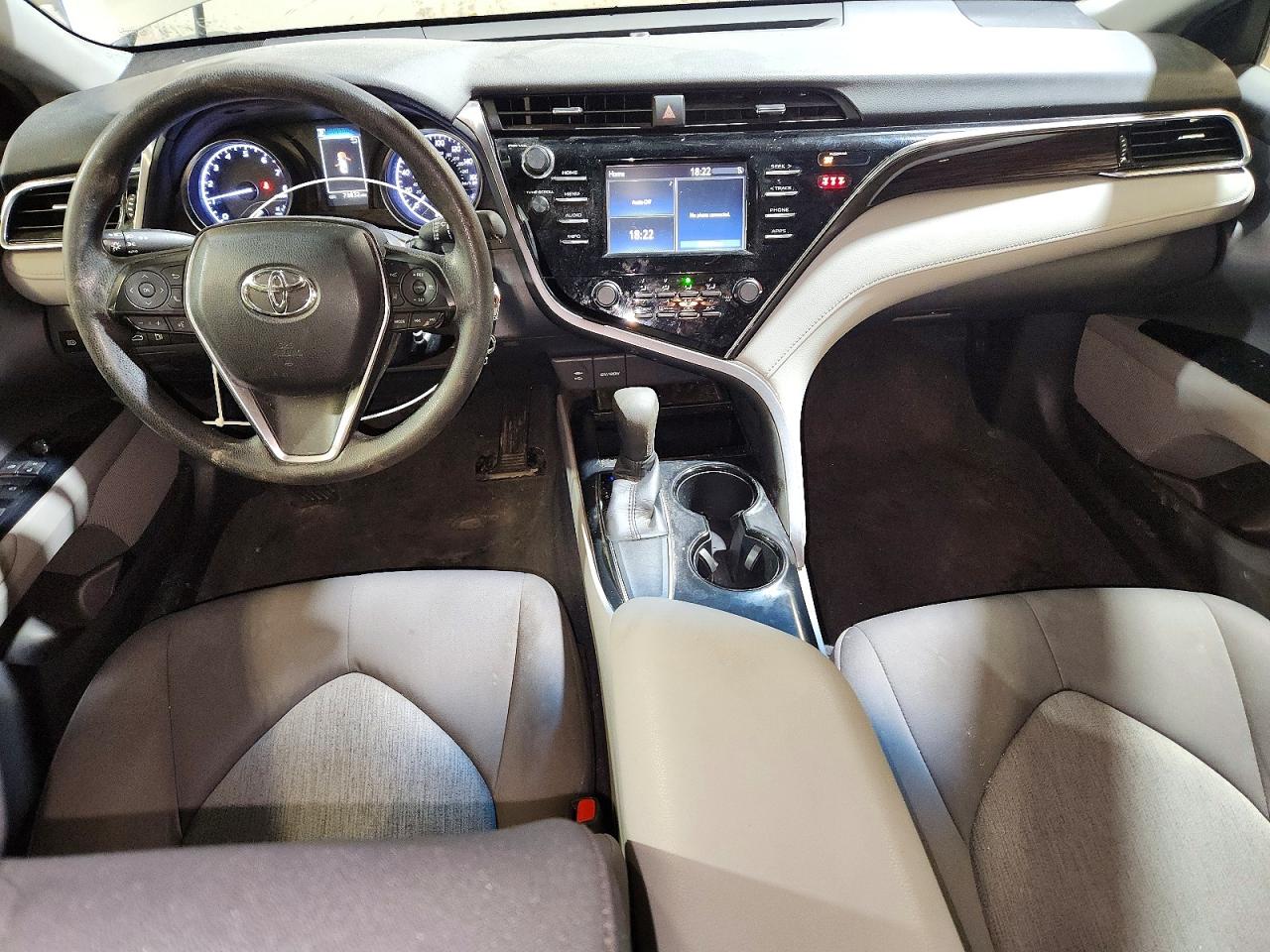 2018 TOYOTA CAMRY LE photo 15