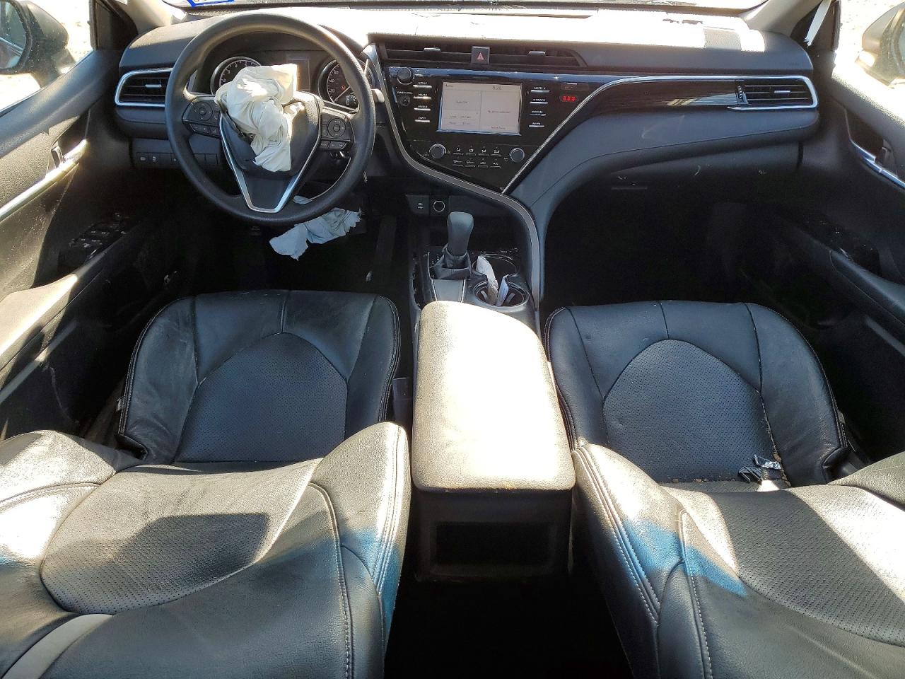 2018 TOYOTA CAMRY LE photo 8