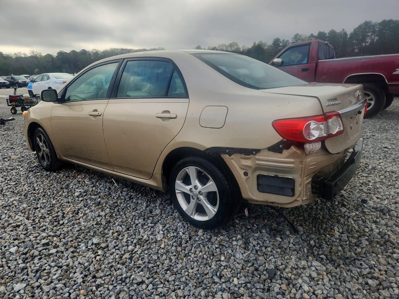 2011 TOYOTA COROLLA LE photo 2