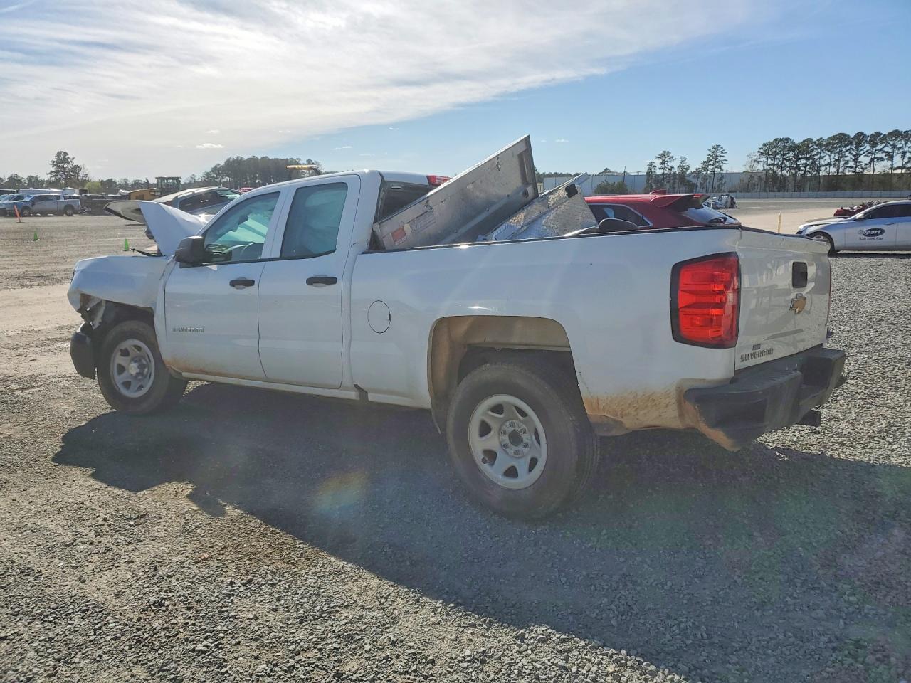 2017 CHEVROLET SILVERADO C1500 photo 3