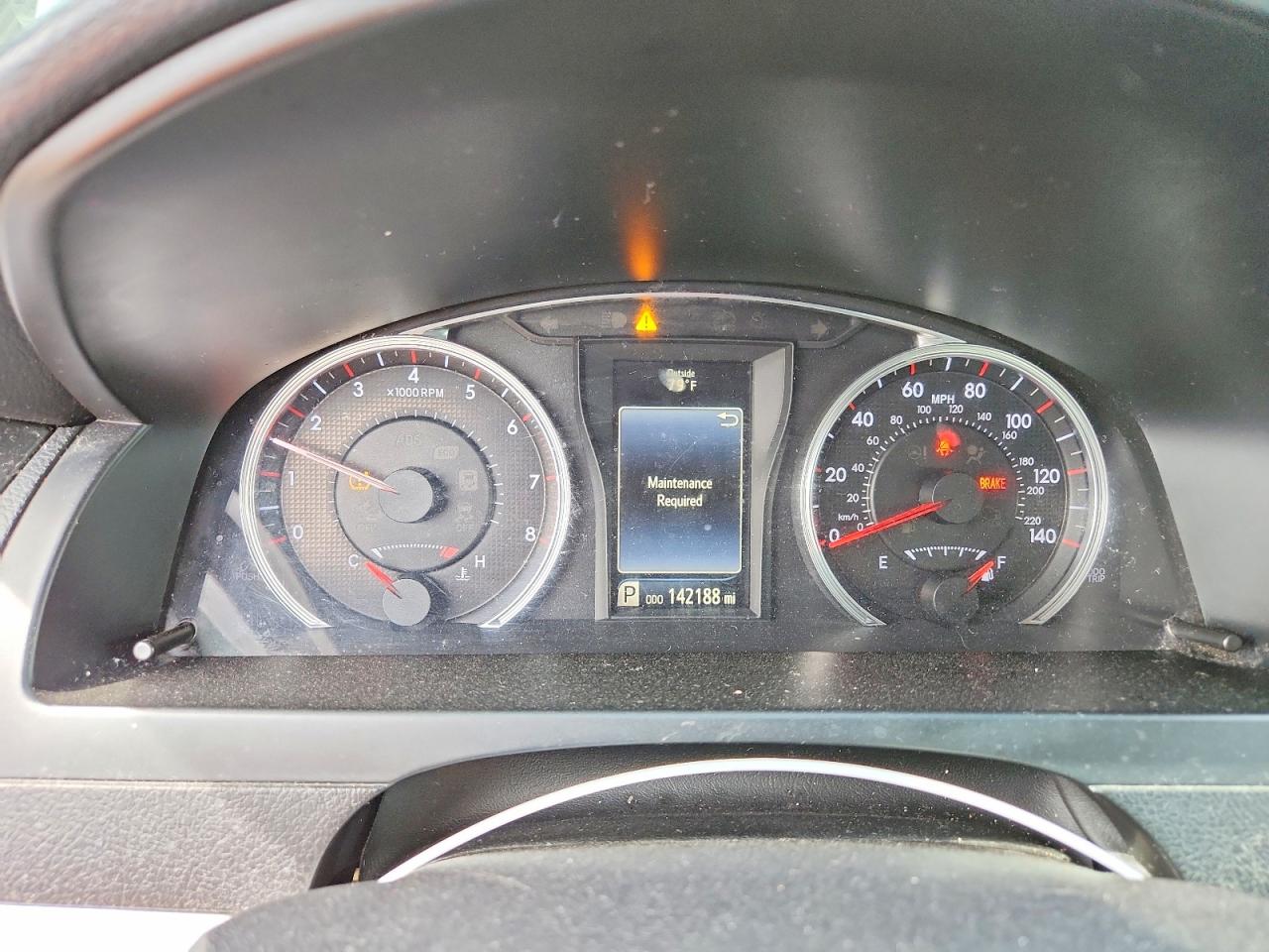 2016 TOYOTA CAMRY SE photo 9