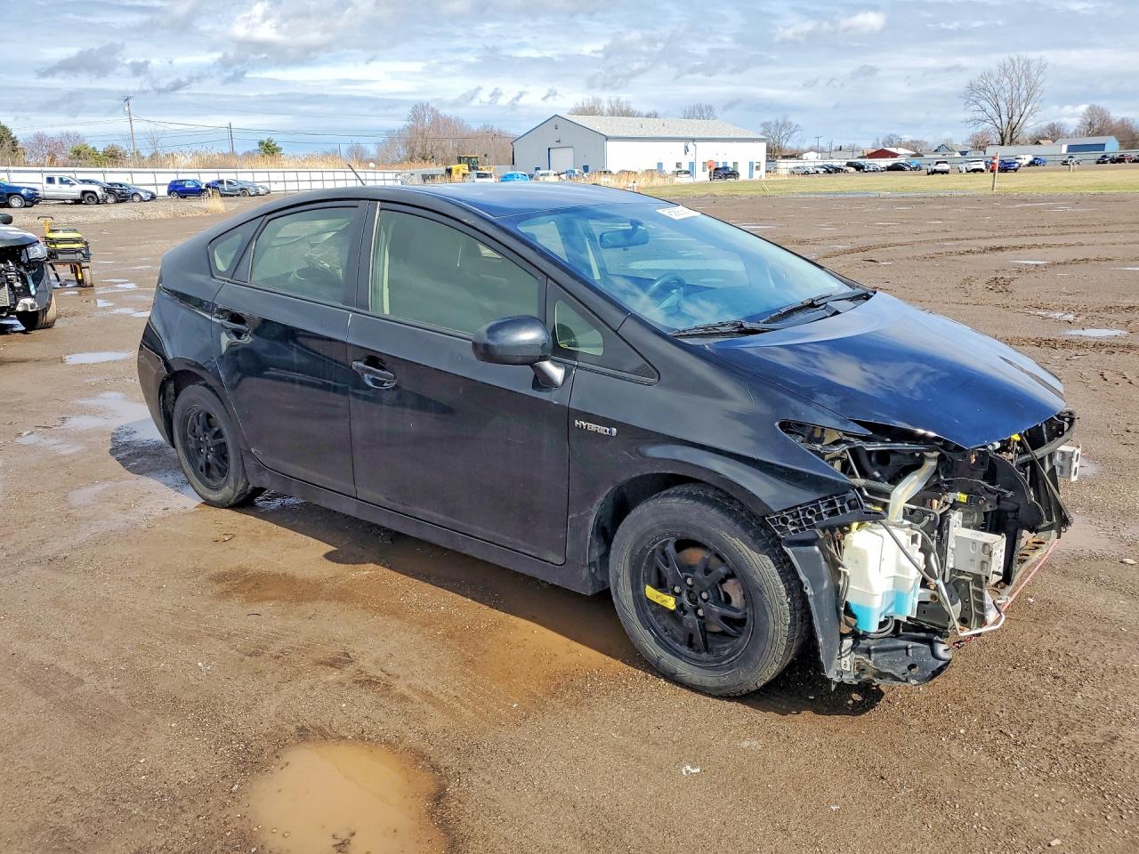 2013 TOYOTA PRIUS TWO photo 4