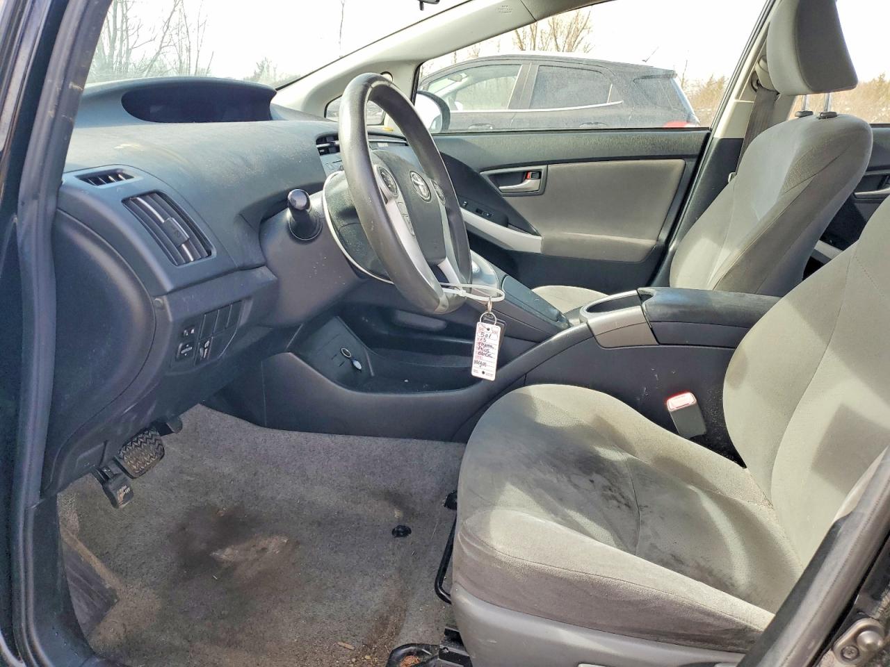 2013 TOYOTA PRIUS TWO photo 7