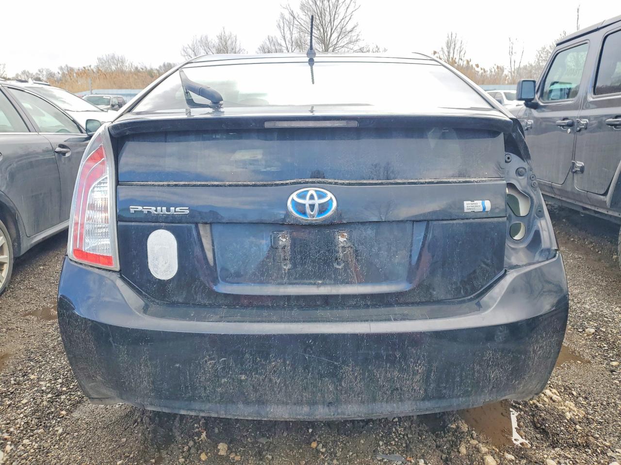 2013 TOYOTA PRIUS TWO photo 6