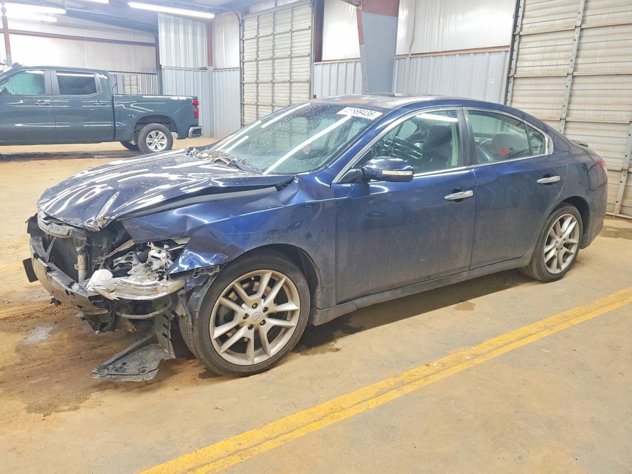 2010 NISSAN MAXIMA