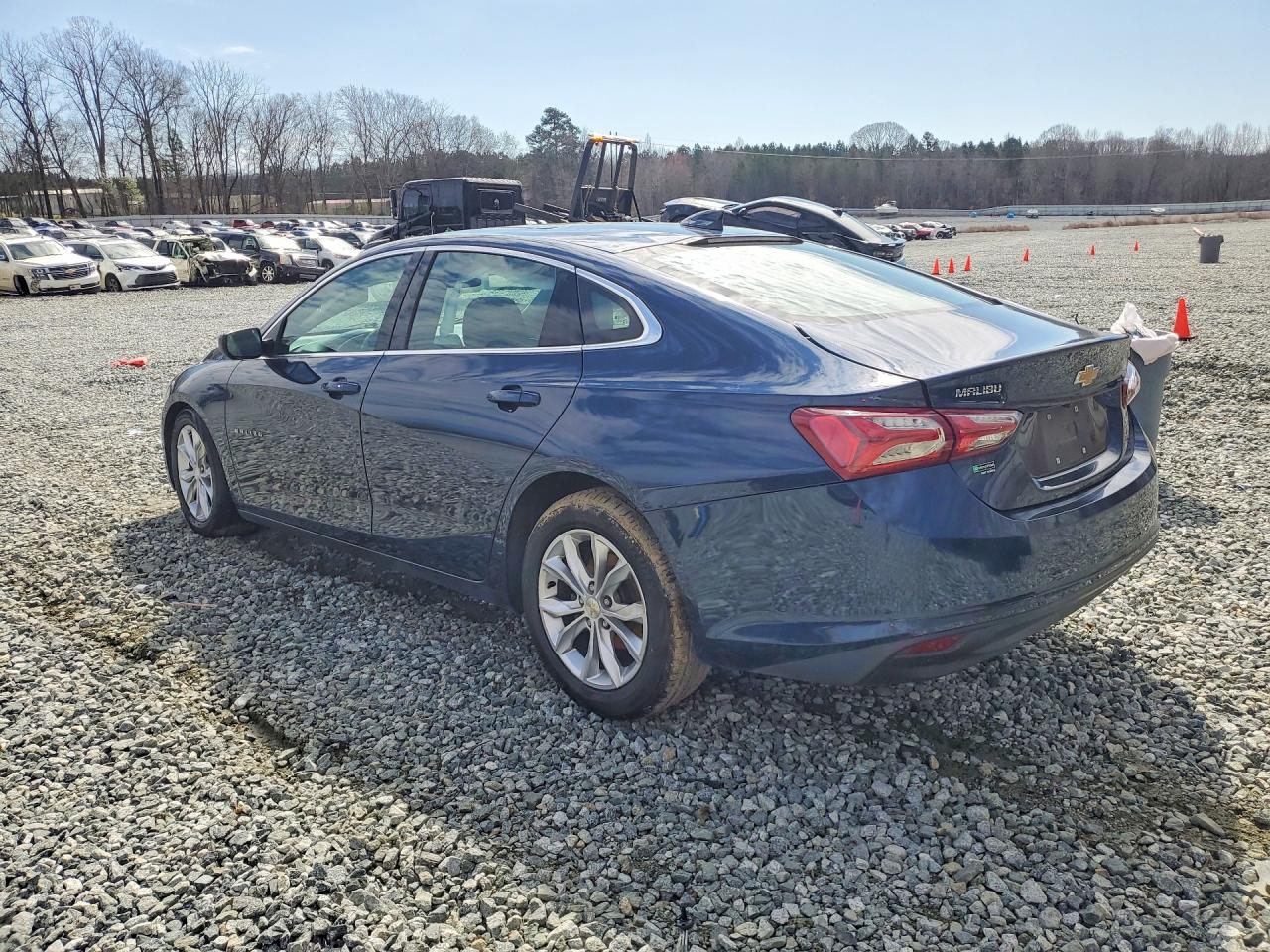 2021 CHEVROLET MALIBU LT photo 4