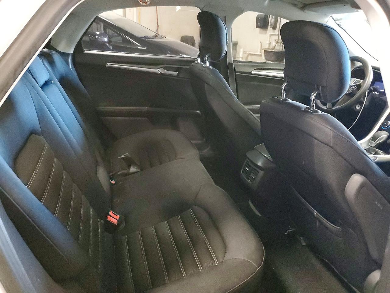 2013 FORD FUSION SE photo 19