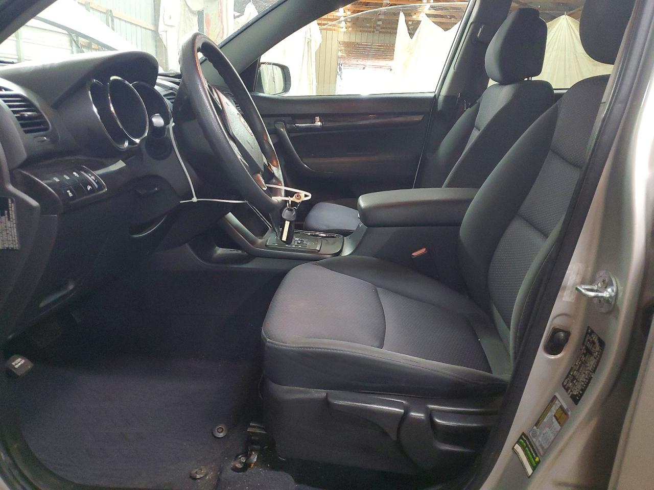 2011 KIA SORENTO LX photo 13