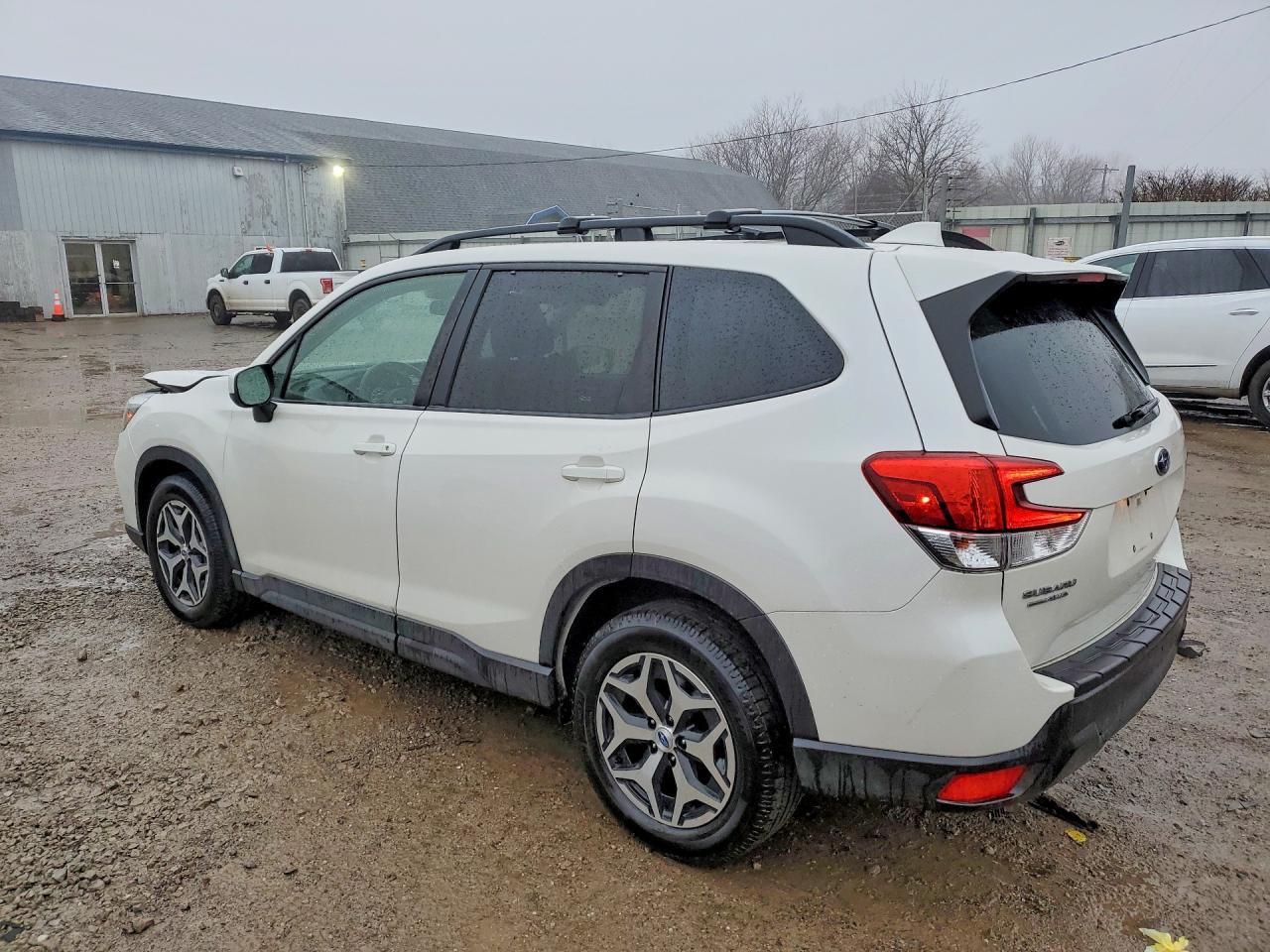 2019 SUBARU FORESTER PREMIUM photo 2