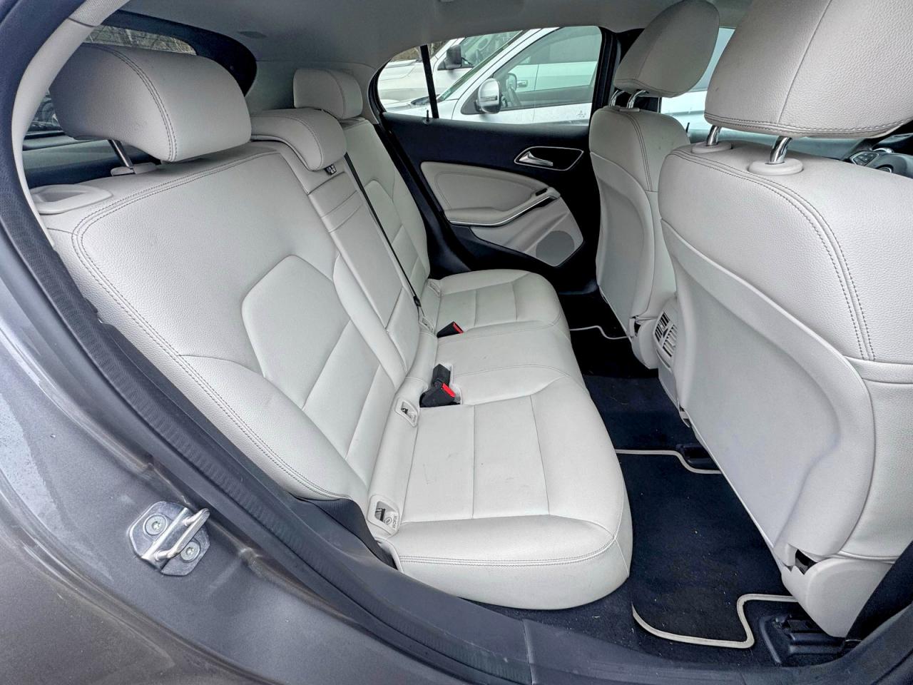 2019 MERCEDES-BENZ GLA 250 photo 11