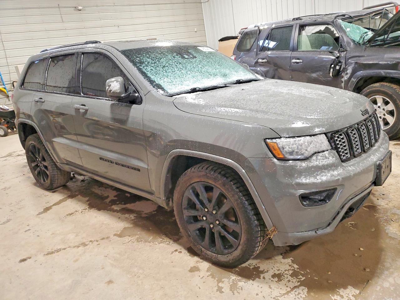 2020 JEEP GRAND CHEROKEE LAREDO photo 7