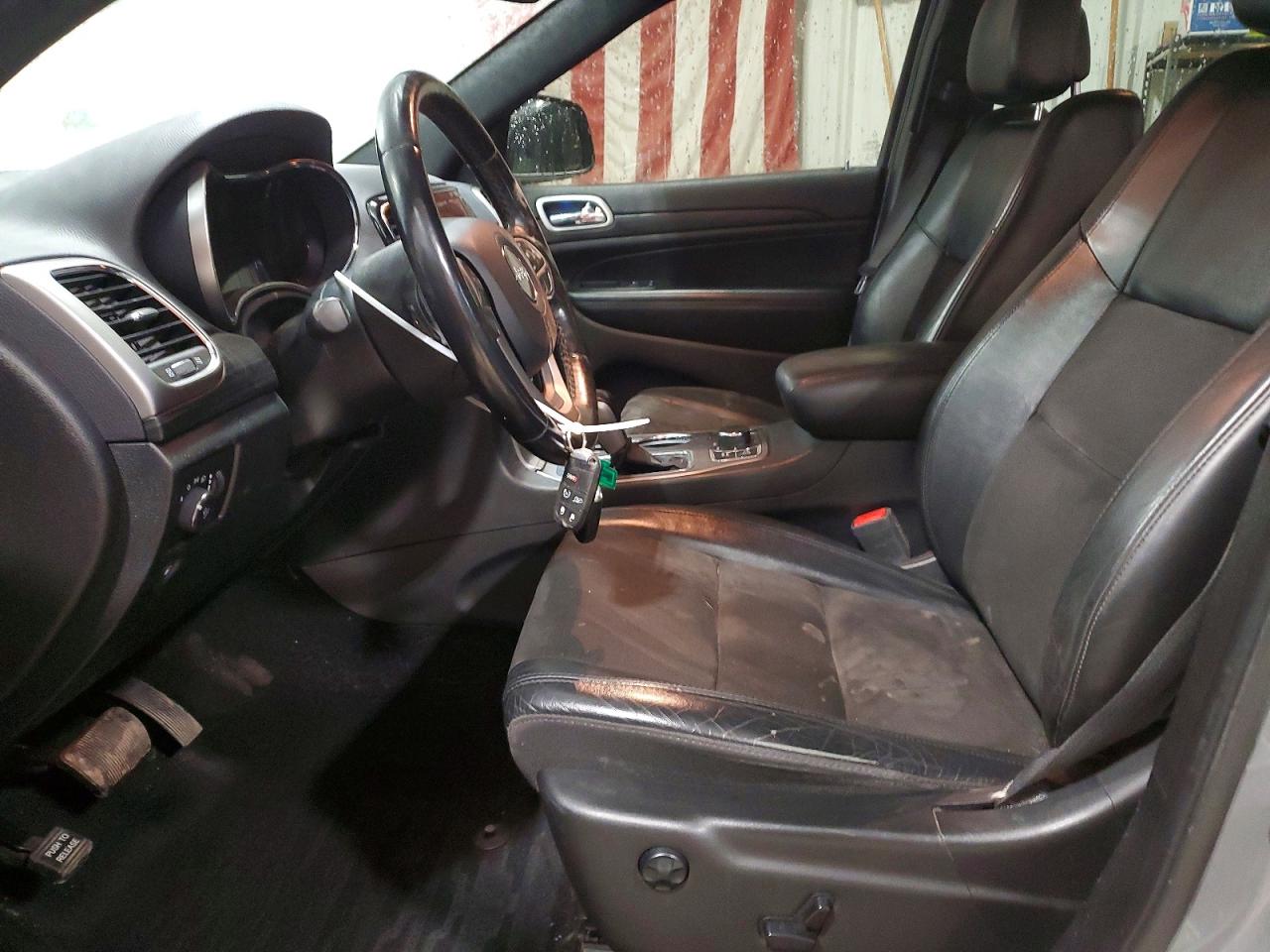 2020 JEEP GRAND CHEROKEE LAREDO photo 13