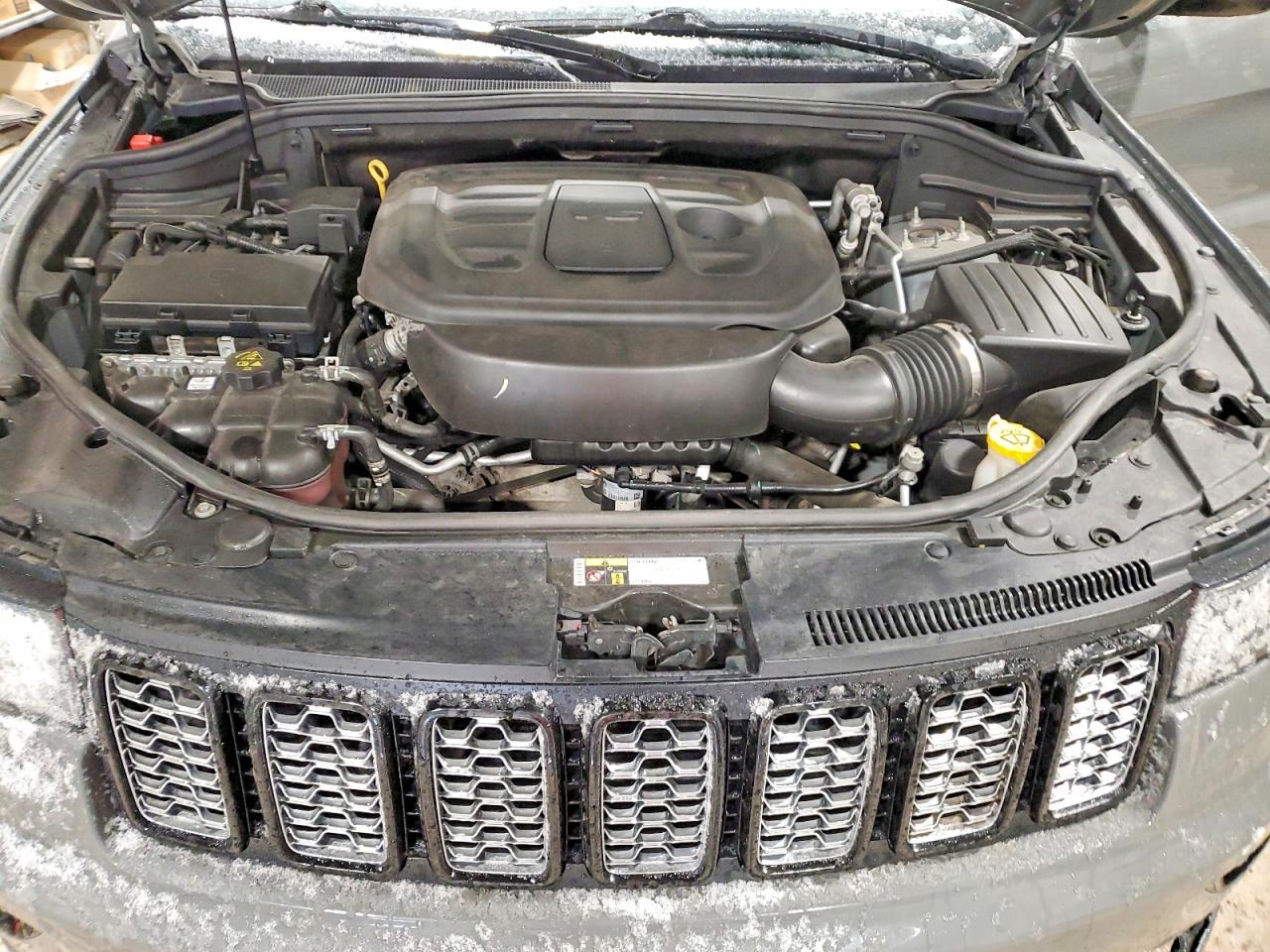 2020 JEEP GRAND CHEROKEE LAREDO photo 23