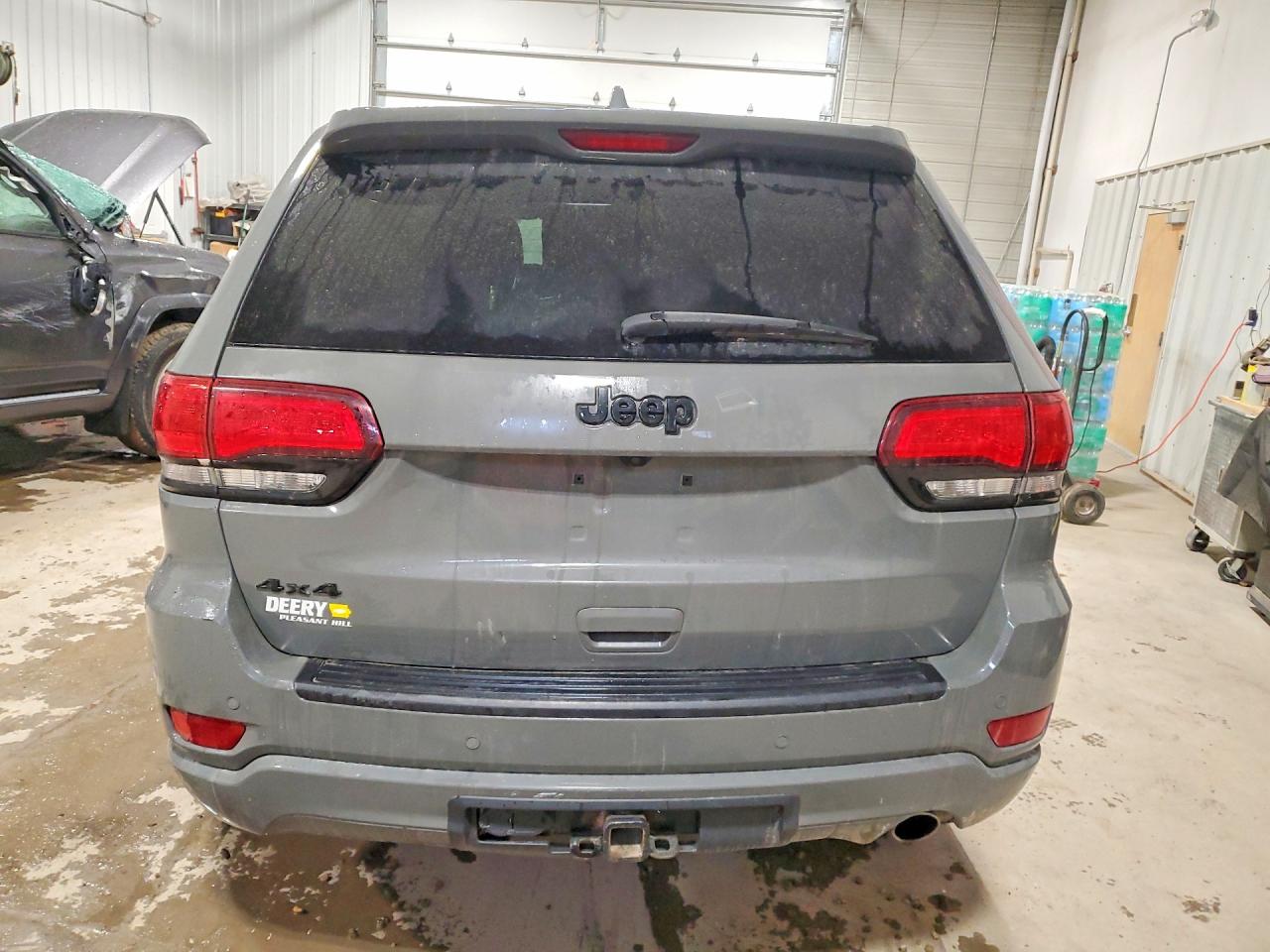 2020 JEEP GRAND CHEROKEE LAREDO photo 11