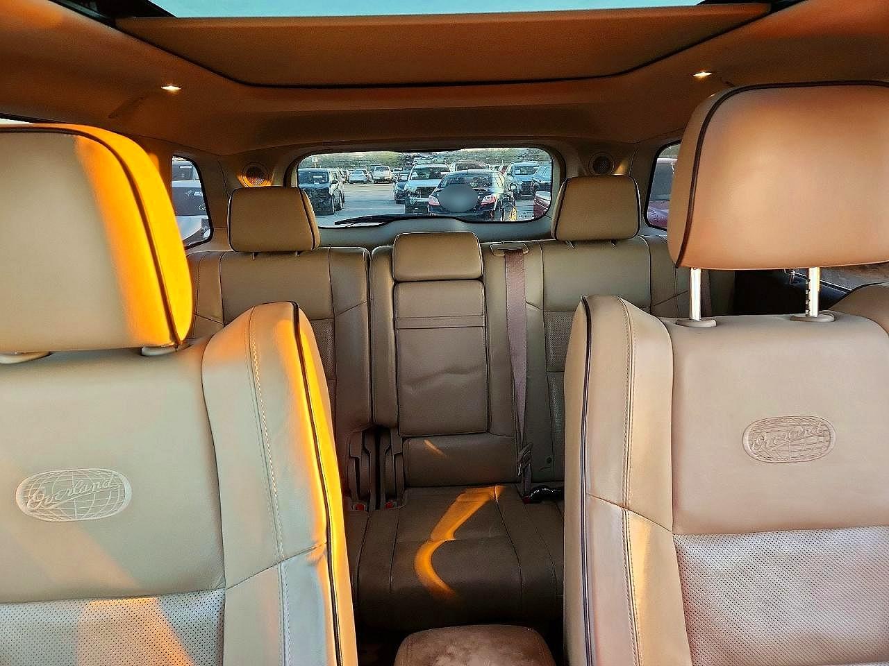 2016 JEEP GRAND CHEROKEE OVERLAND photo 19