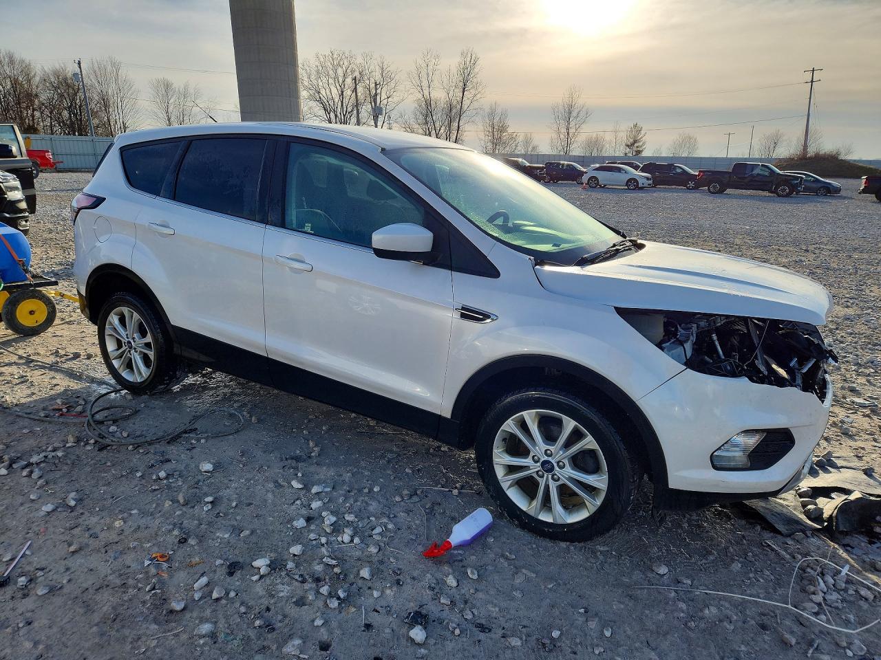2017 FORD ESCAPE SE photo 4